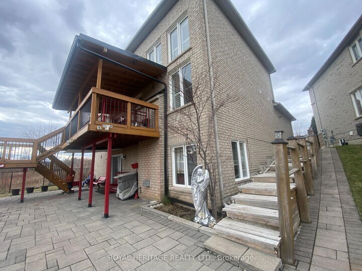 Property Photo:  15 Sirius Crescent  ON M1X 2A6 