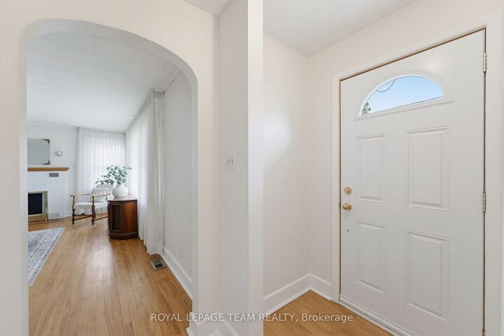 Property Photo:  28 Catherine Street  ON K7A 4A2 