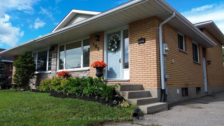 Property Photo:  102 Lee Avenue  ON P1A 2J9 