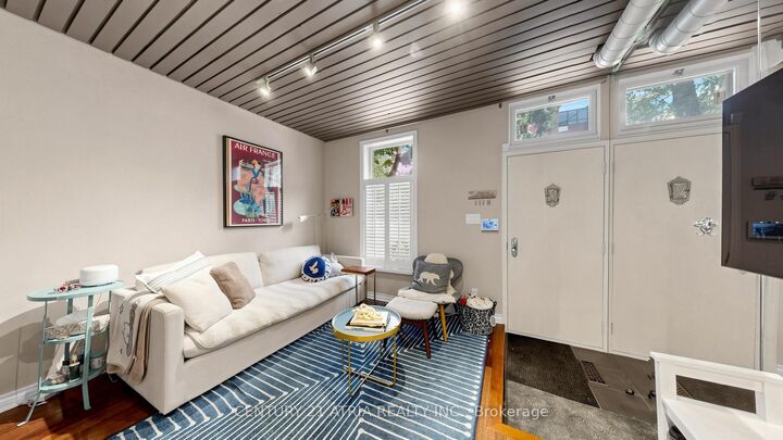 Property Photo: 46 Belmont Street ON M5R 1P8