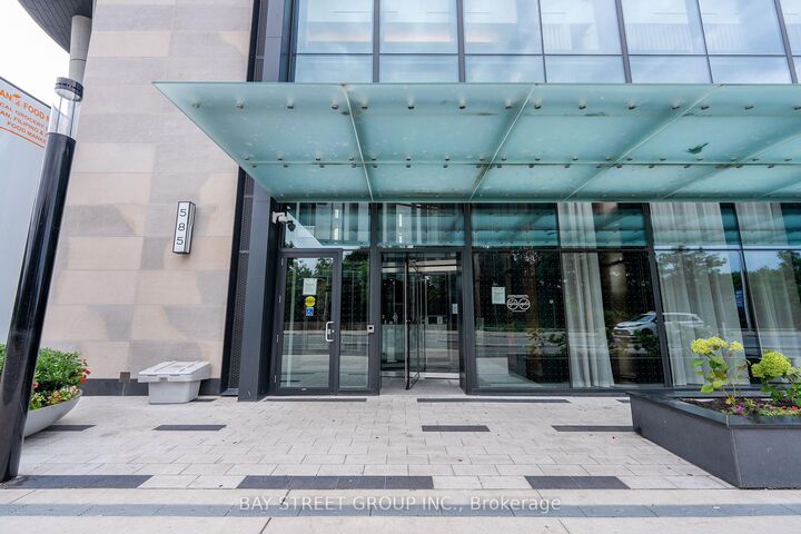 Property Photo:  585 Bloor Street E 3222  ON M4W 0B3 