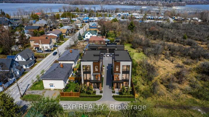 Property Photo:  2723 Rowatt Street  ON K2B 5W4 