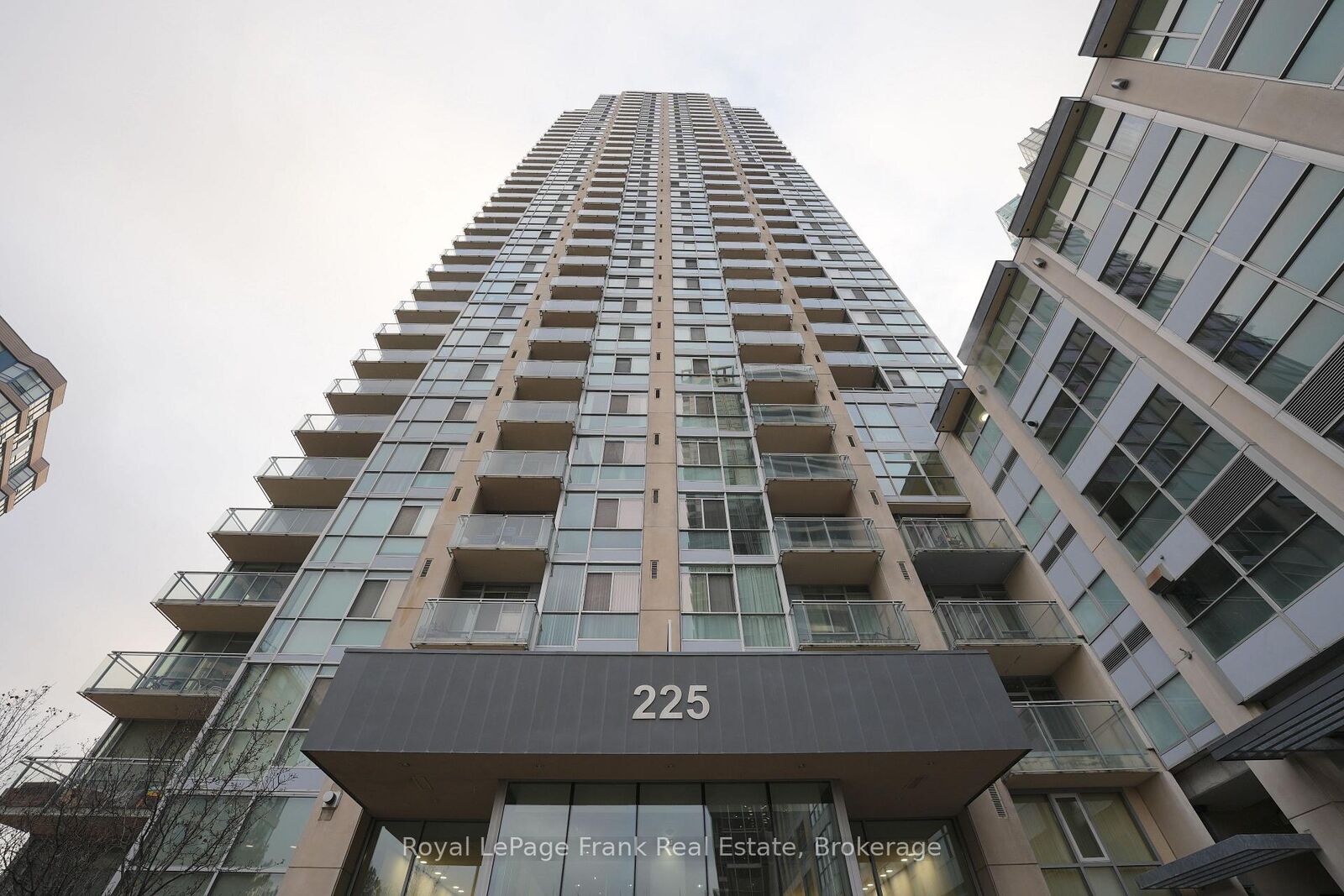 Property Photo: 225 Webb Drive 3410 ON L5B 4P2