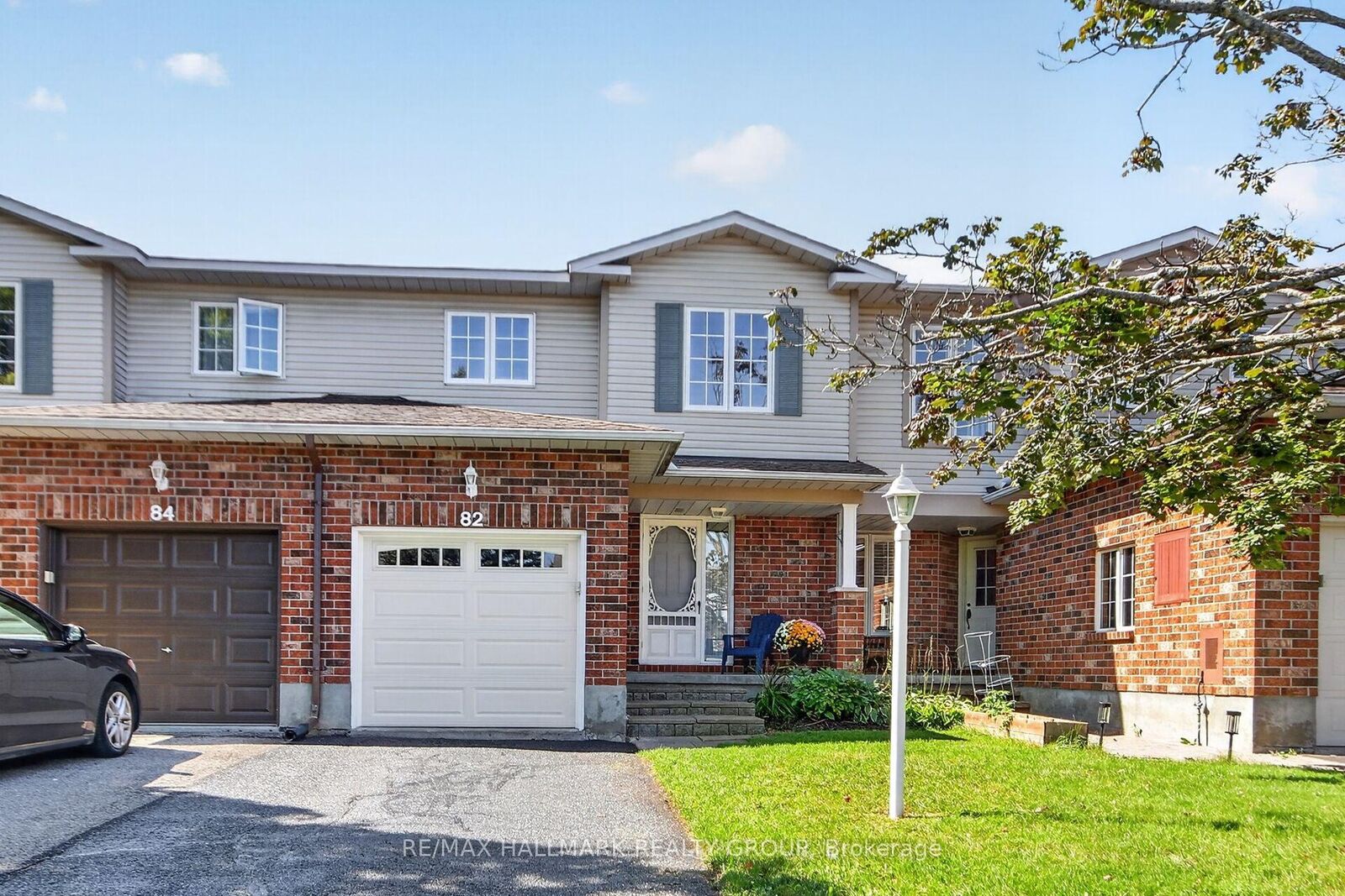 Property Photo:  82 Whalings Circle  ON K2S 1S4 
