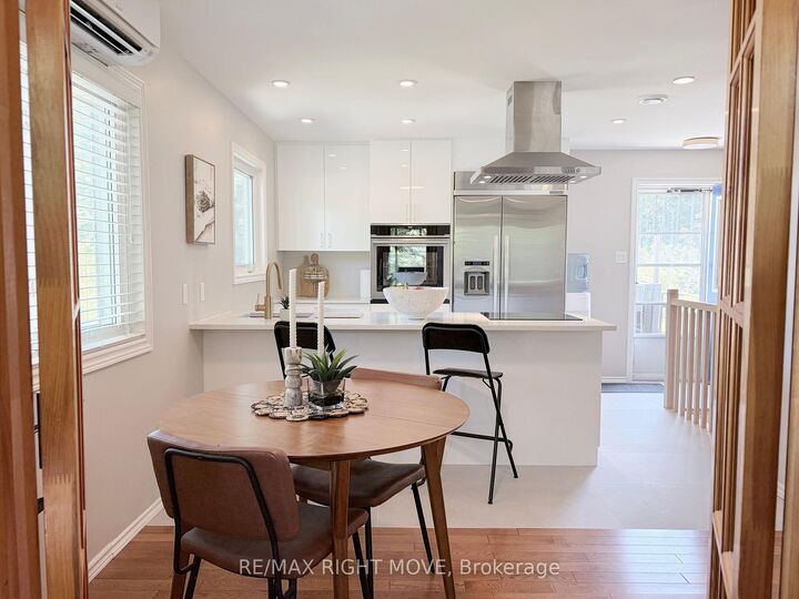 Property Photo:  8020 Park Lane Crescent  ON L0K 2B0 