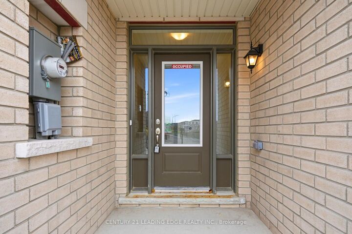 Property Photo:  53 Upper Paradise Way  ON L1P 0S2 