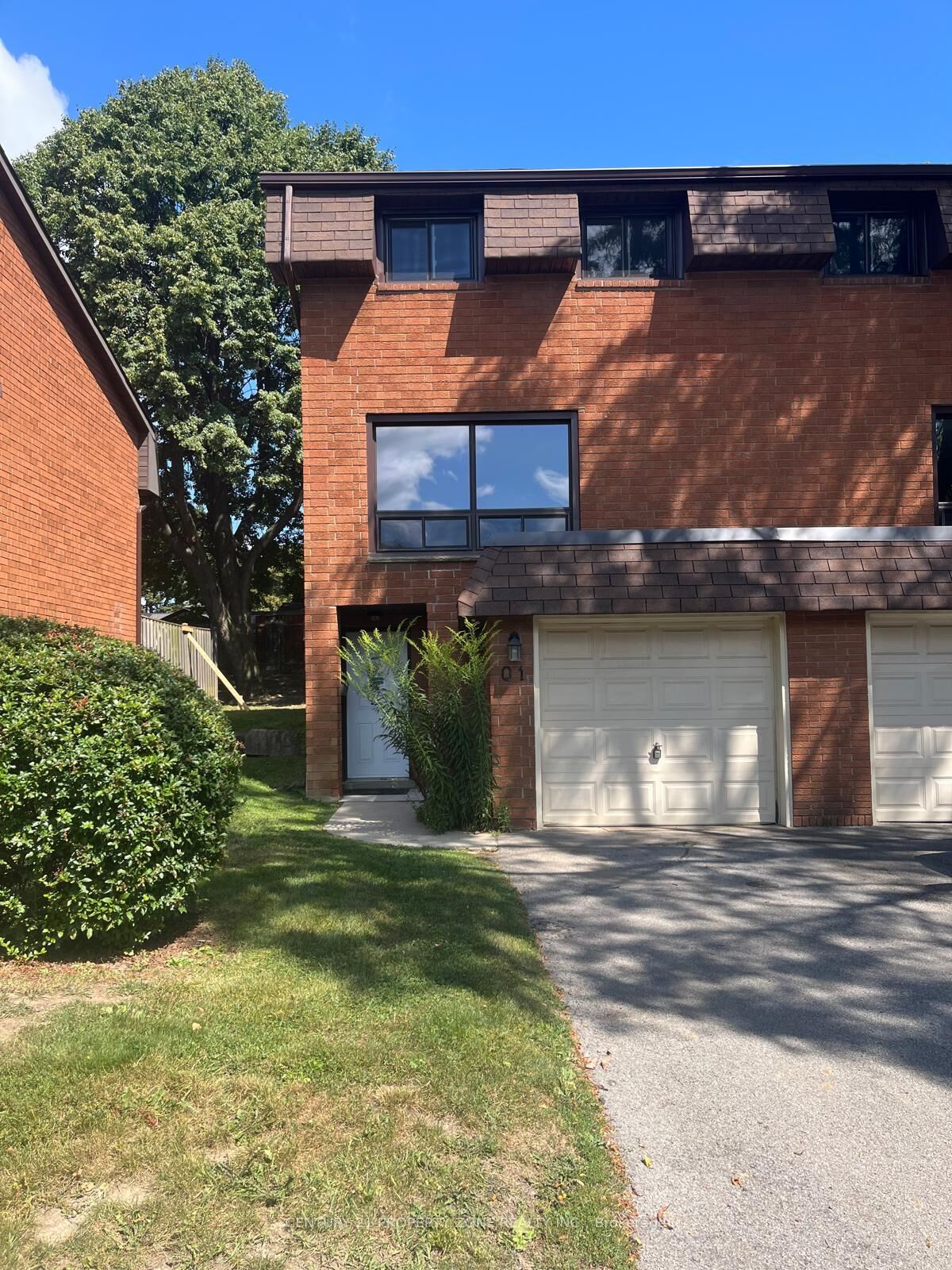 Property Photo:  444 Stone Church Road W Q1  ON L9B 1R1 