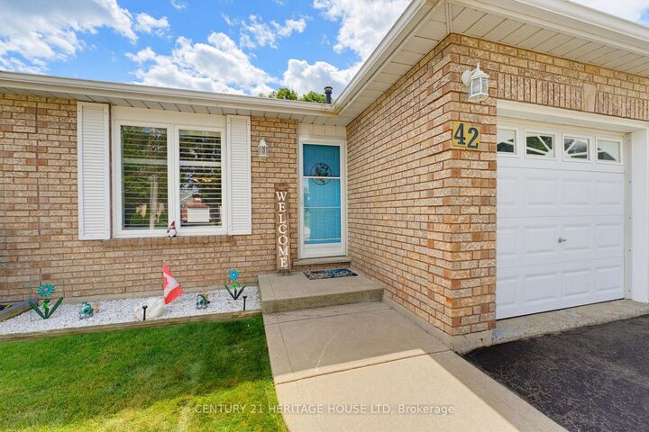 Property Photo:  42 Buchanan Crescent  ON N3P 2A5 