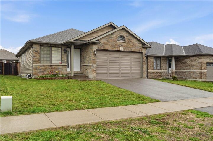 Property Photo:  54 Aspen Drive  ON K8V 0E2 