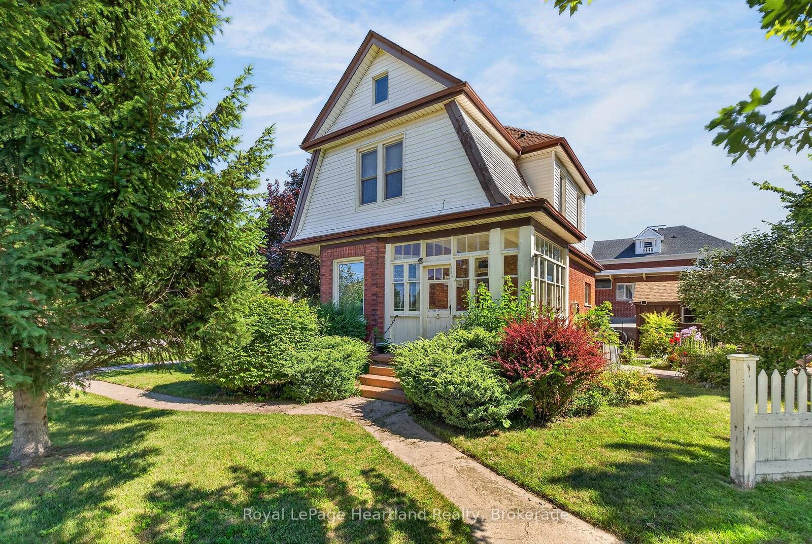 Property Photo:  85 Montreal Street  ON N7A 2G5 