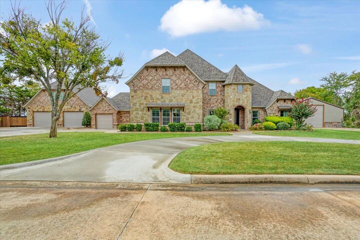 Property Photo:  3307 Castle Court  OK 74701 
