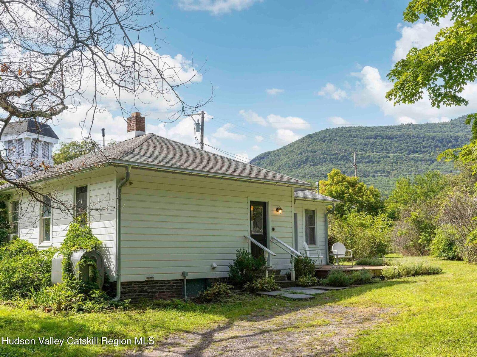 Property Photo:  692-698 Ny-32A  NY 12463 
