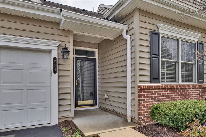 Property Photo:  254 Patriot Ln  PA 15042 