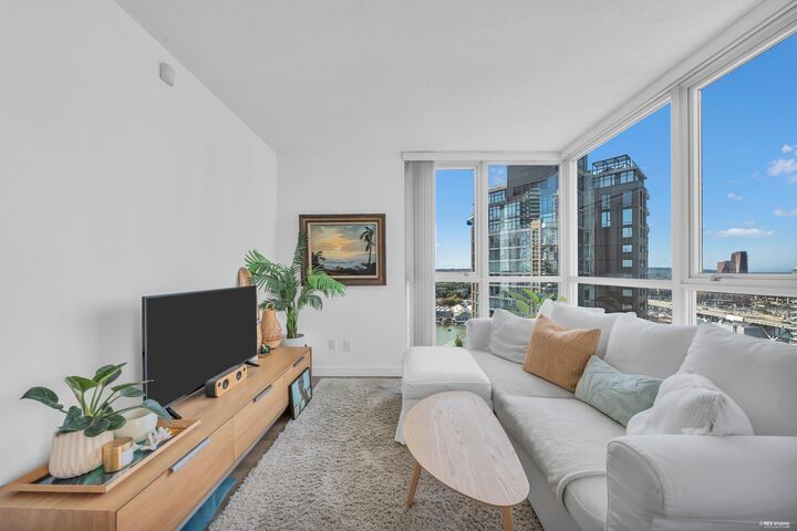 Property Photo: 1408 Strathmore Mews 3005 BC V6Z 3A9