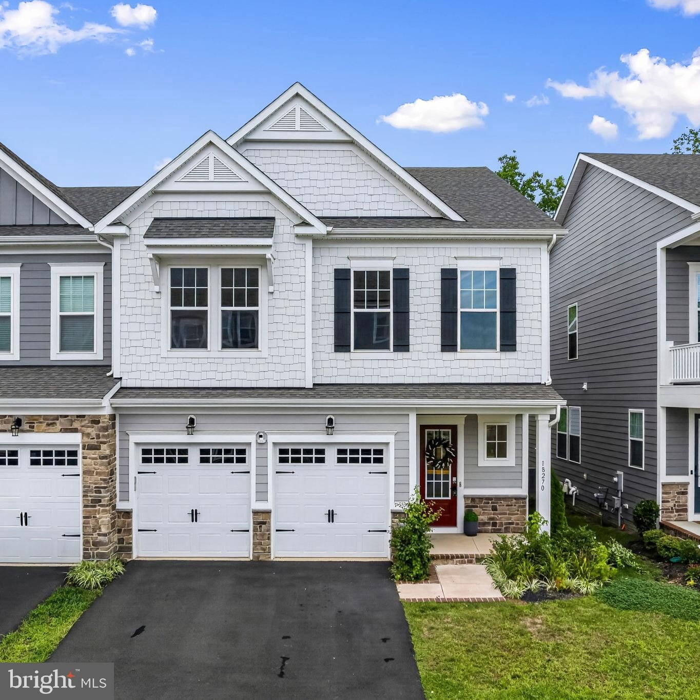 Property Photo:  18270 Moss Garden Road  VA 22026 