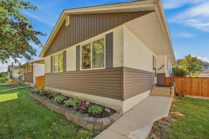 Photo de la propriété: 360 McMeans Avenue MB R2C 2J7