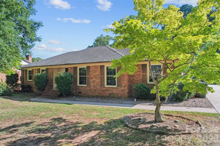 Property Photo:  13507 Four Oaks Lane  NC 28105 