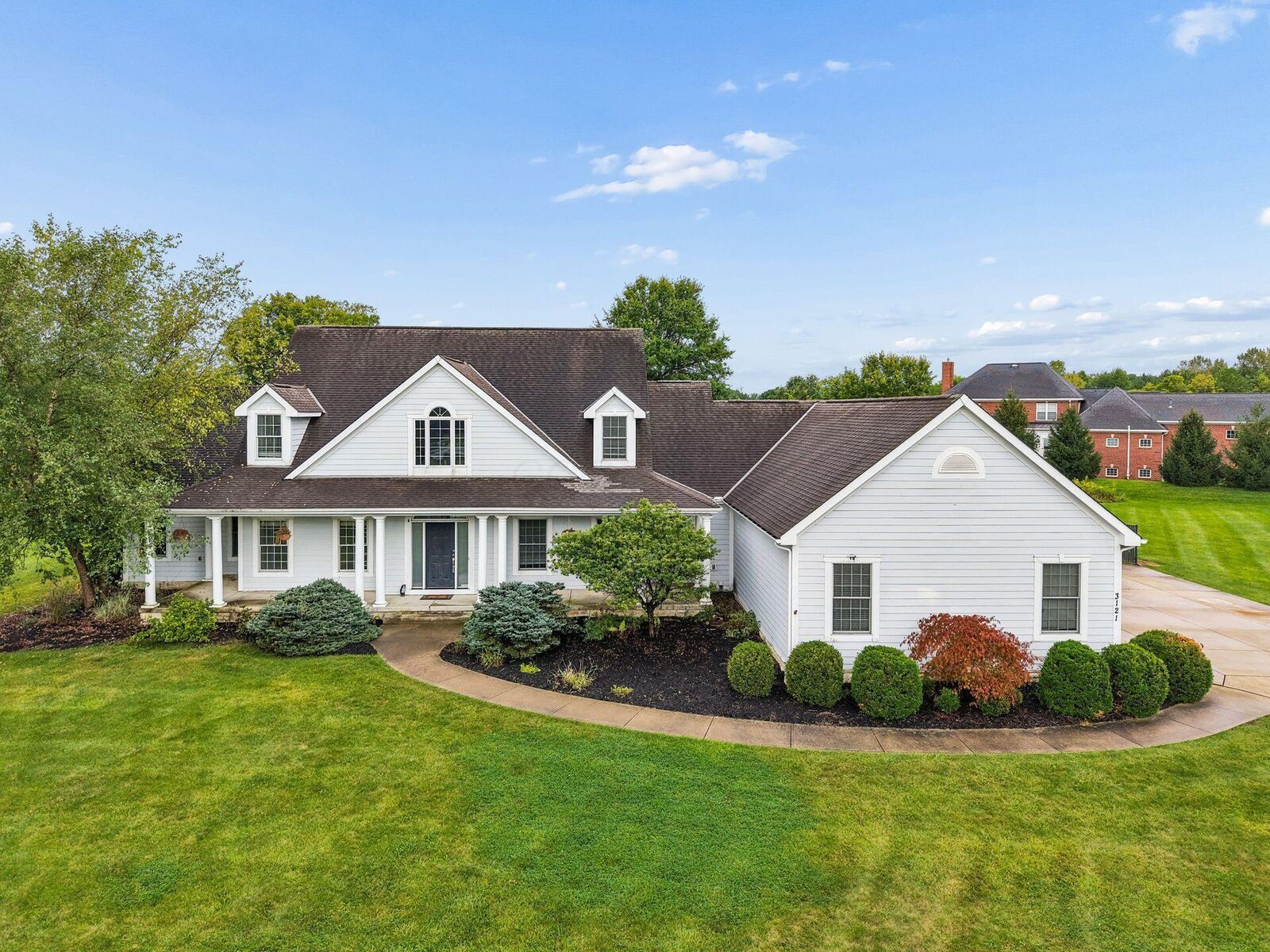 Property Photo: 3121 Summertrail Court OH 43021