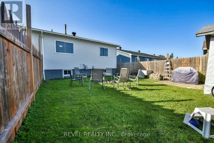 Property Photo:  122 Delia Avenue  ON P4P 1A1 