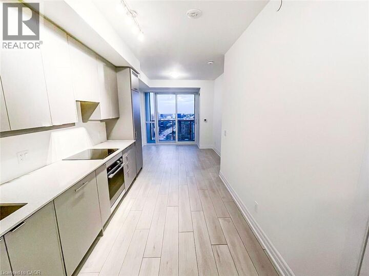 Property Photo:  30 Elm Drive West 1906  ON L5B 0N6 
