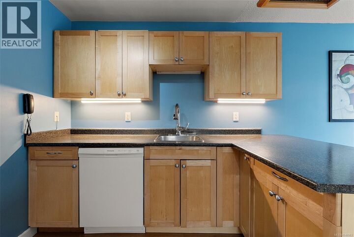Property Photo:  3235 Quadra Street 216  BC V8X 1G4 
