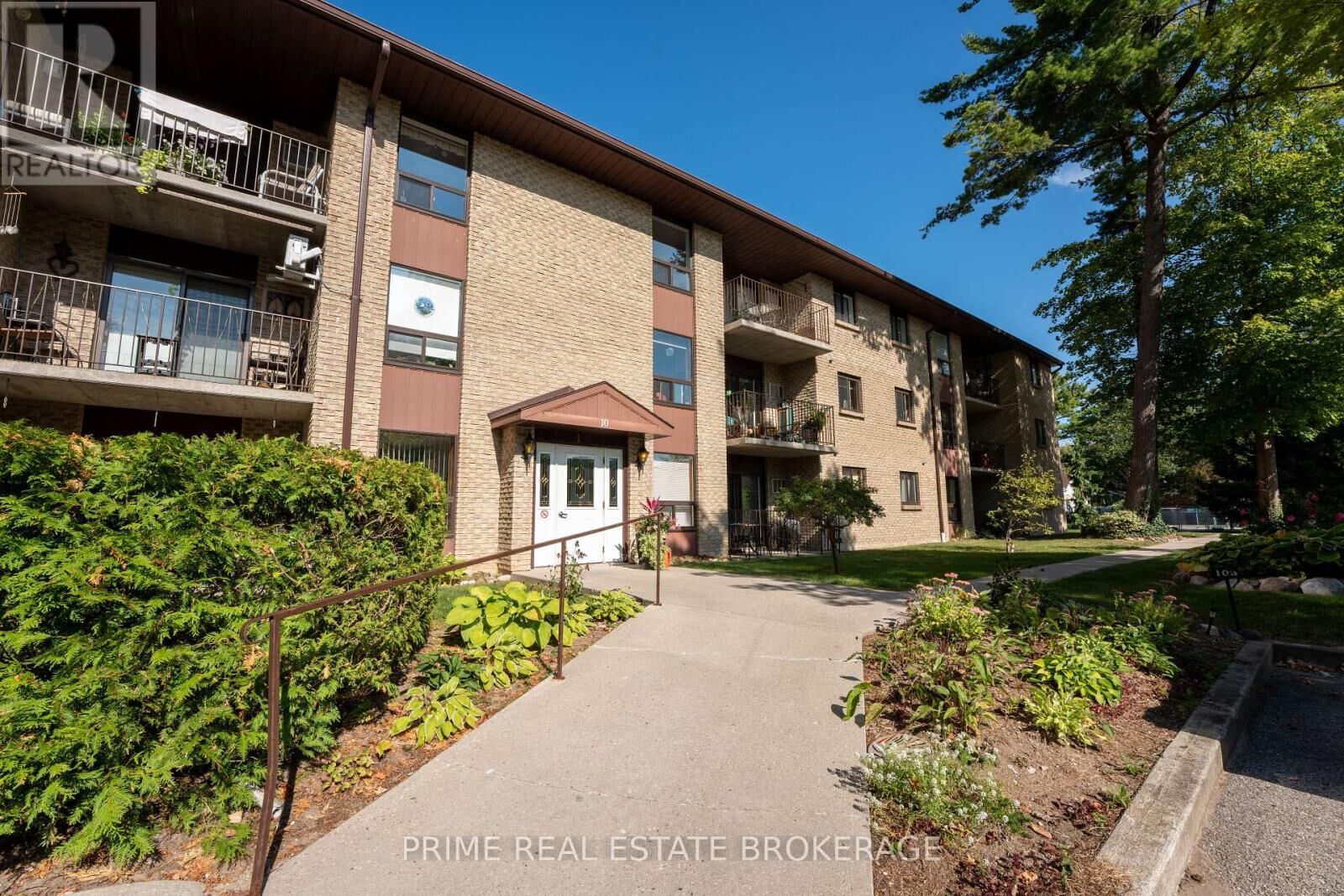Property Photo:  10 Lake Road 306  ON N0M 1T0 