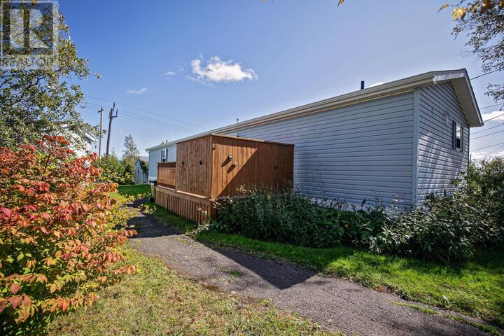 Property Photo:  27 Fernwood Drive  NS B4H 4P4 