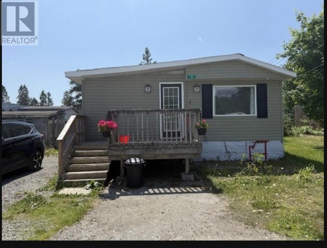 Property Photo:  1 Spruce Ct  ON P6A 5K7 