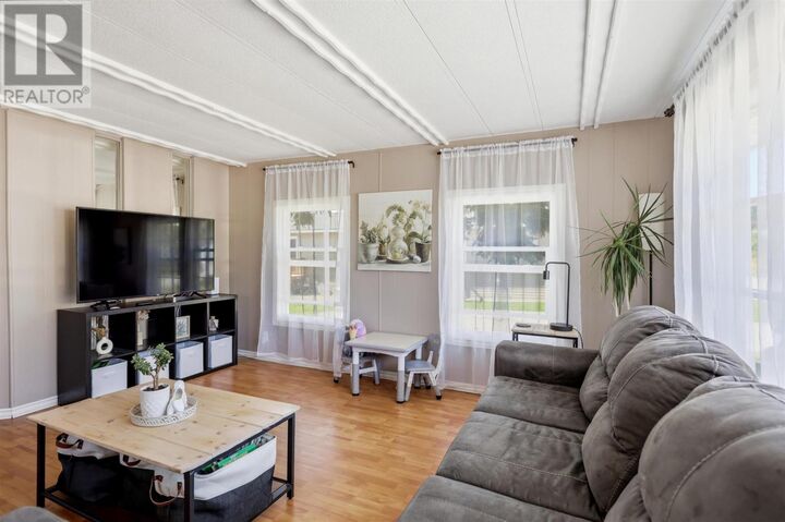 Property Photo:  24 Daniel Ct  ON P6A 5K7 
