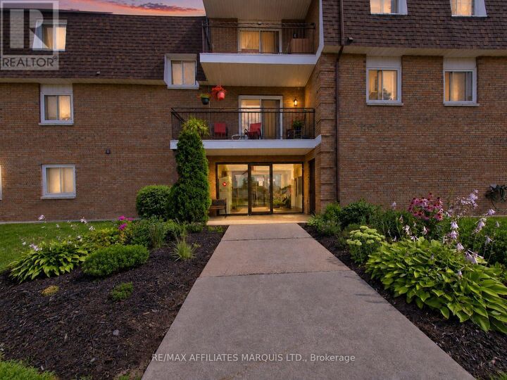 Property Photo:  220 Kenyon Street West 302  ON K0C 1A0 