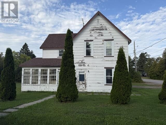 Property Photo:  62 Queen St  ON P0R 1L0 