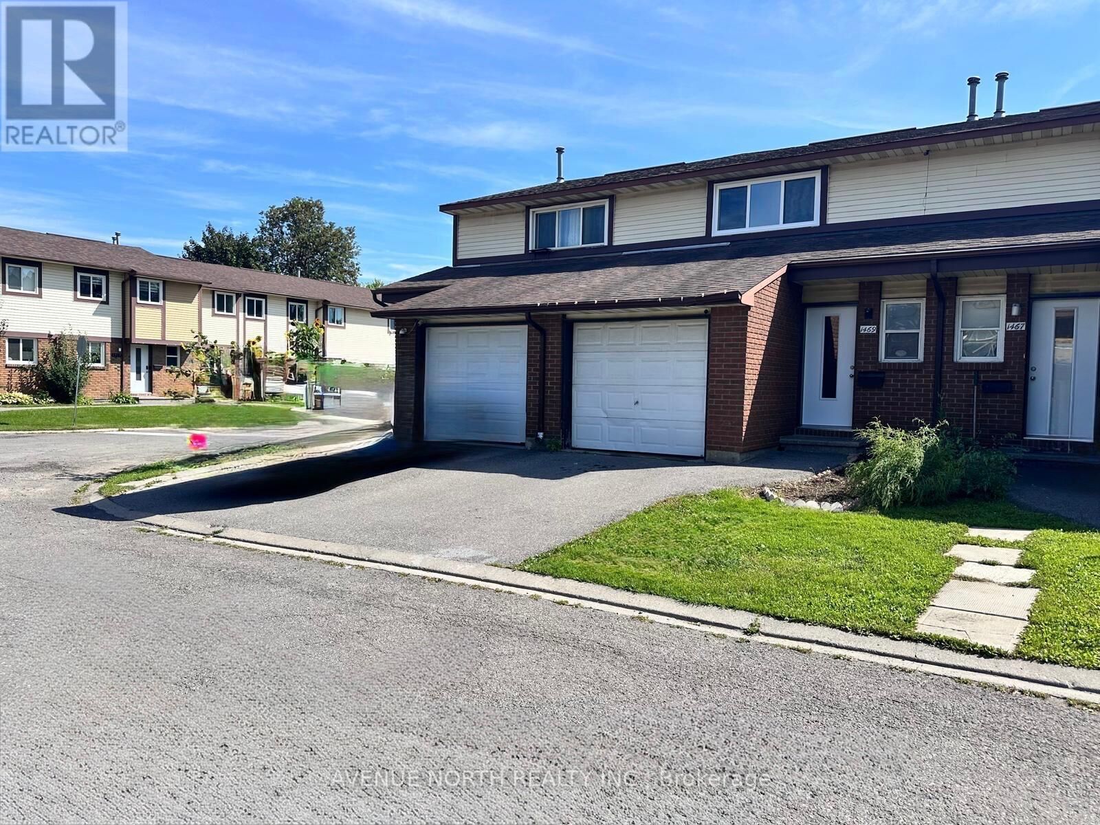Property Photo:  1469 Foxwell Street  ON K1B 5J5 