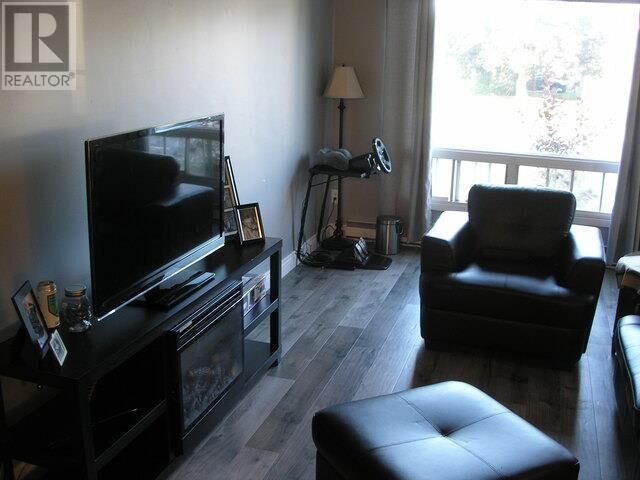 Property Photo:  35 Broadview Dr  ON P6C 5T3 