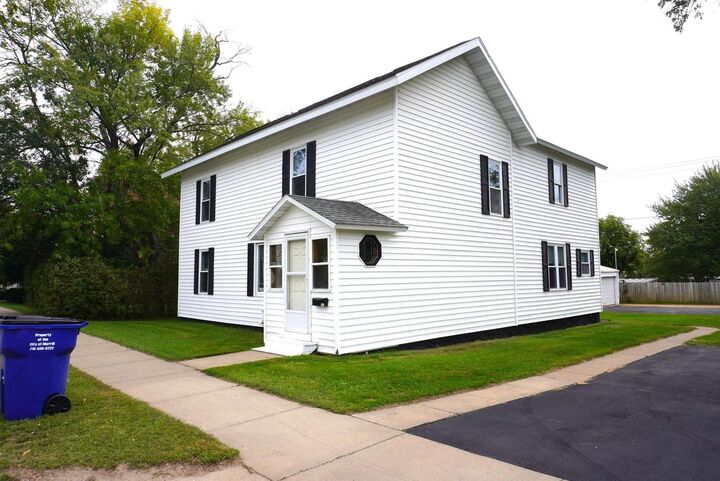 Property Photo:  1605 E Main Street  WI 54452 