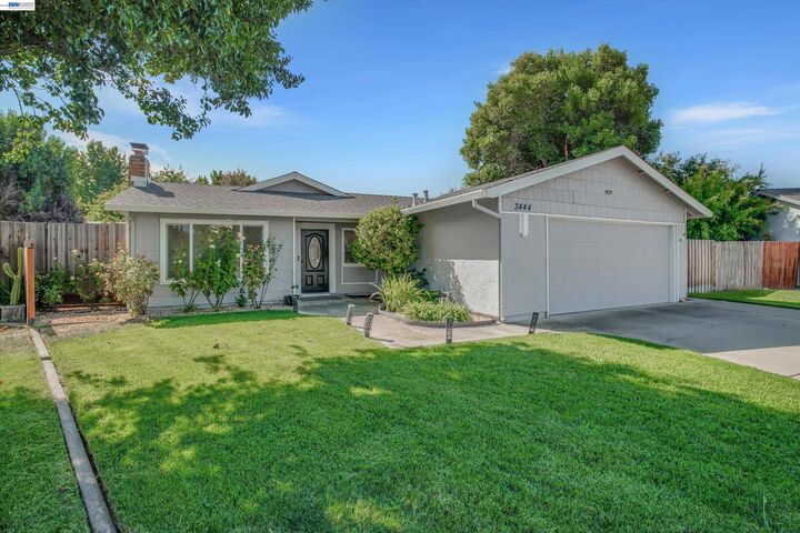 Property Photo:  3444 Spartan Way  CA 95826 