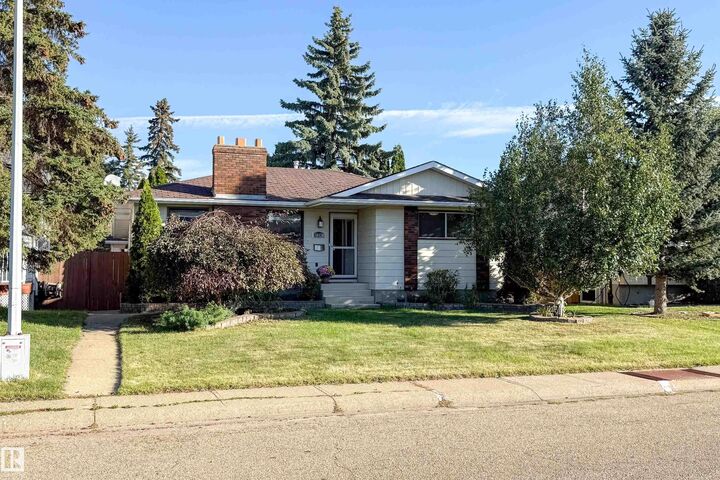 Property Photo: 10438 32A Avenue NW AB T6J 4H9