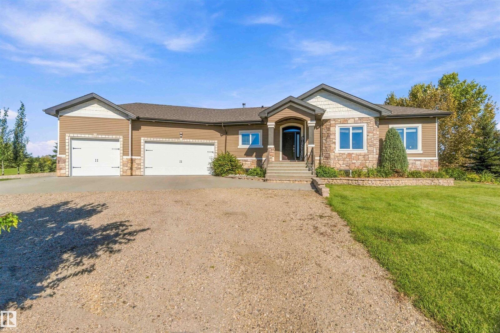Property Photo:  50516 Rge Rd 160  AB T8A 3K4 