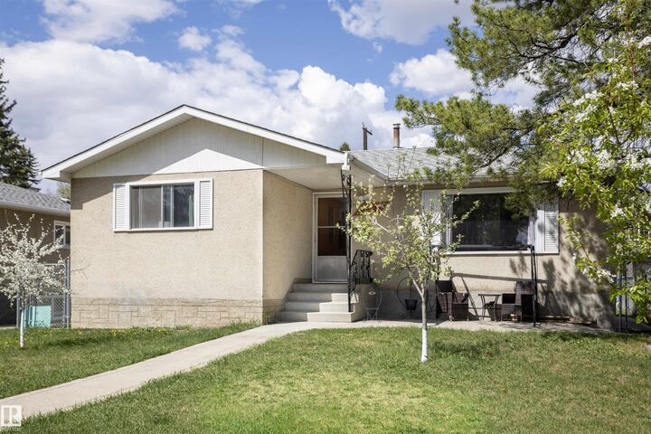 Property Photo:  10428 68 Avenue NW  AB T6H 2A9 