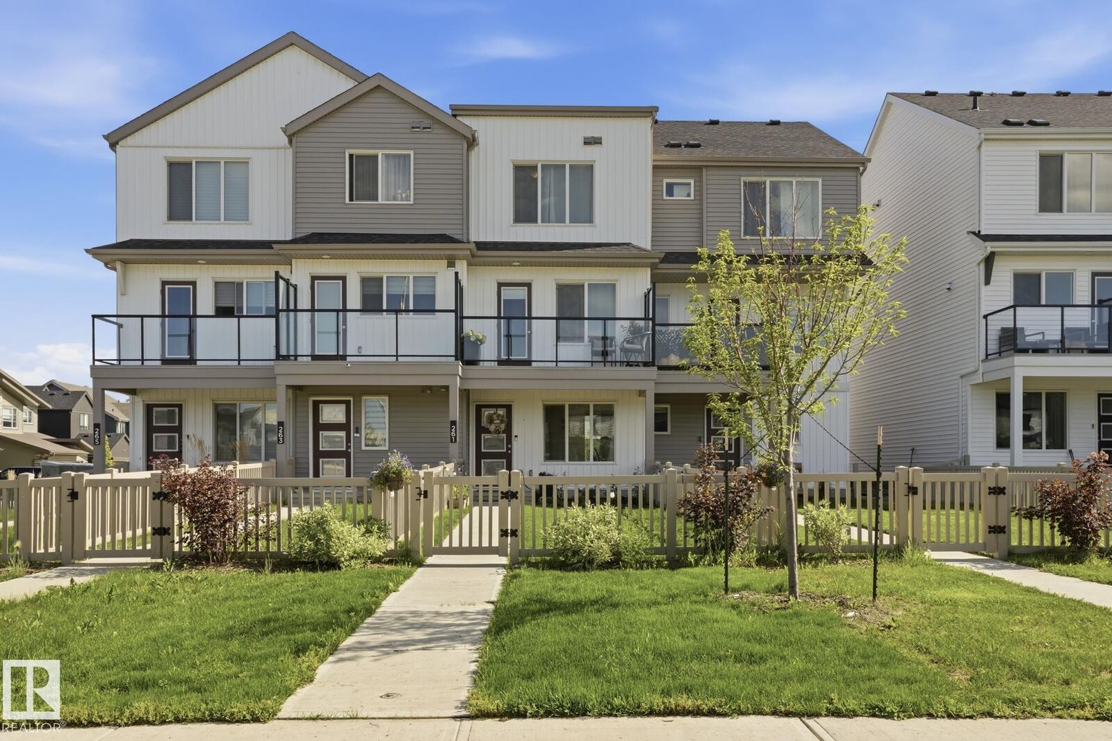 Property Photo:  261 Marquis Boulevard NE  AB T5Y 4E7 