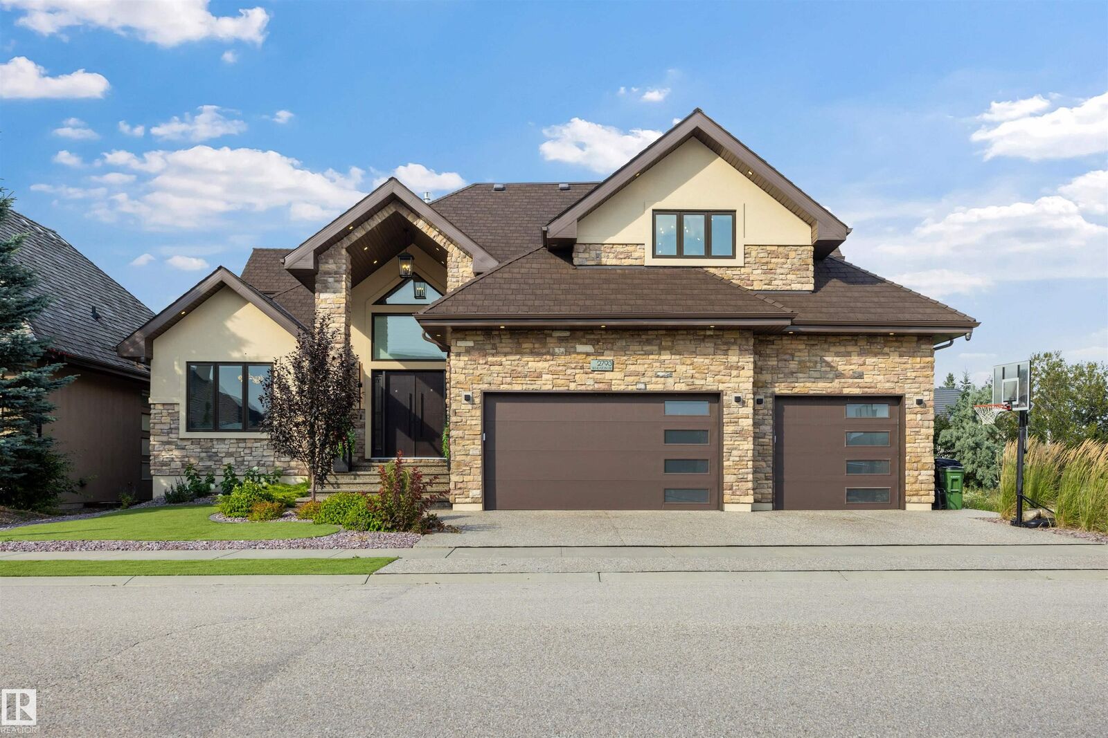Property Photo:  2793 Wheaton Drive NW  AB T6W 2M6 