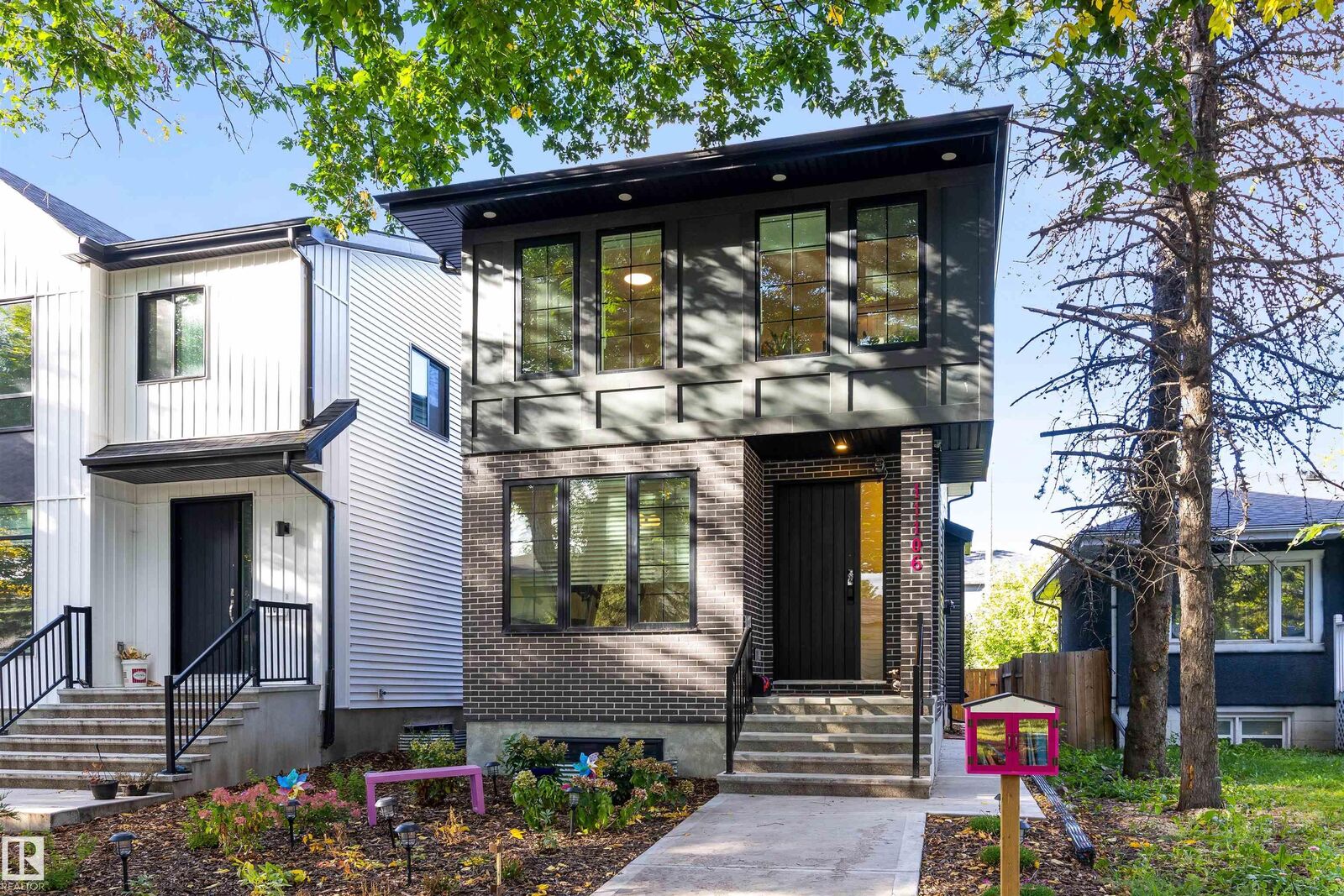 Property Photo:  11106 73 Avenue NW  AB T6G 0C4 