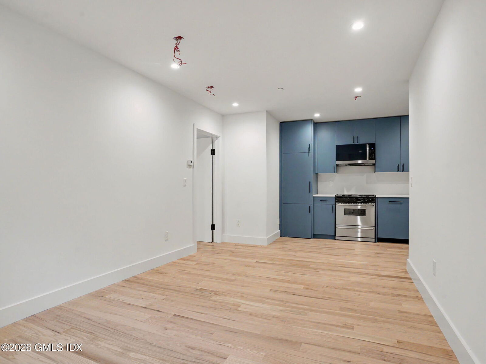Property Photo:  18-20 Greenwich Avenue 2-1  CT 06830 