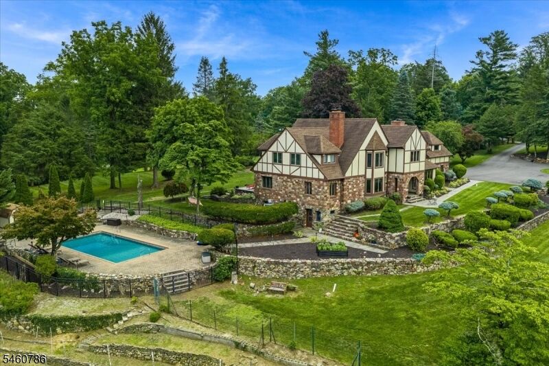 Property Photo:  3 Manrodt Ct  NJ 07405 