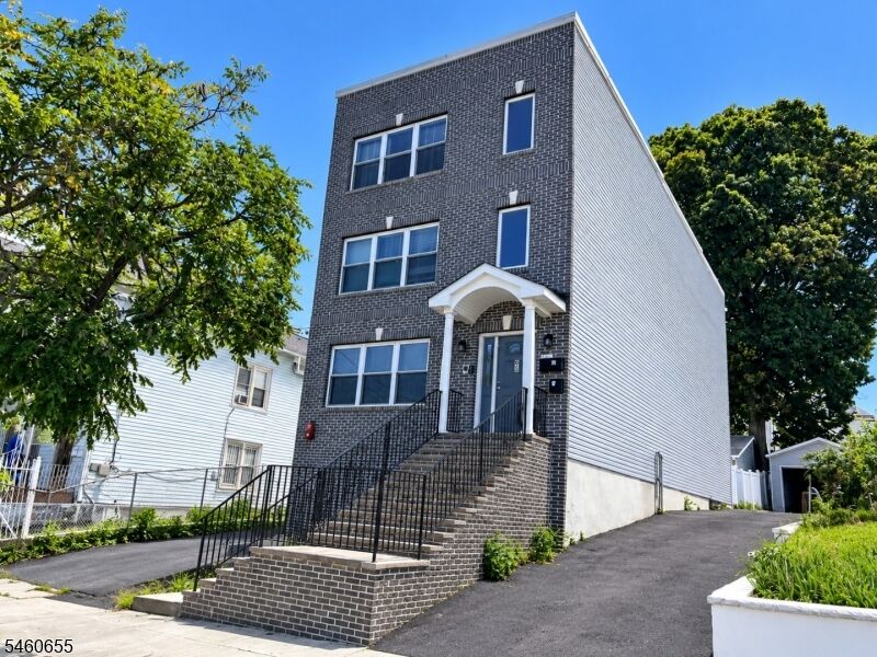 Property Photo: 54 Elliott St 3 NJ 07104