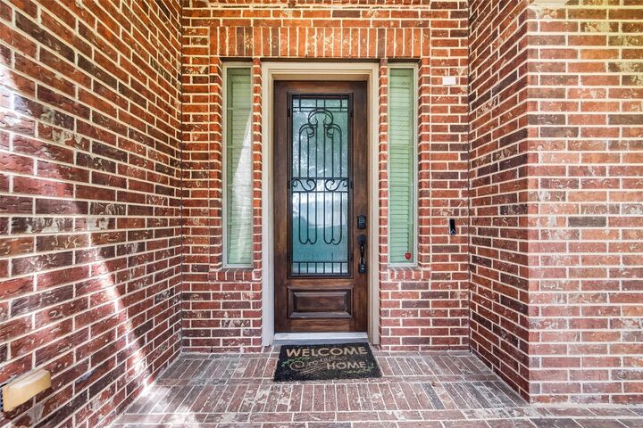 Property Photo:  9439 Emerald Lakes Drive  TX 77583 