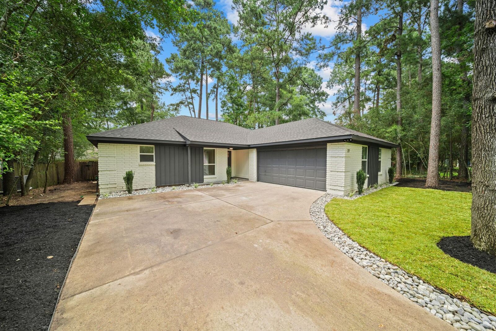 Property Photo: 27 Lazy Morning Place TX 77381