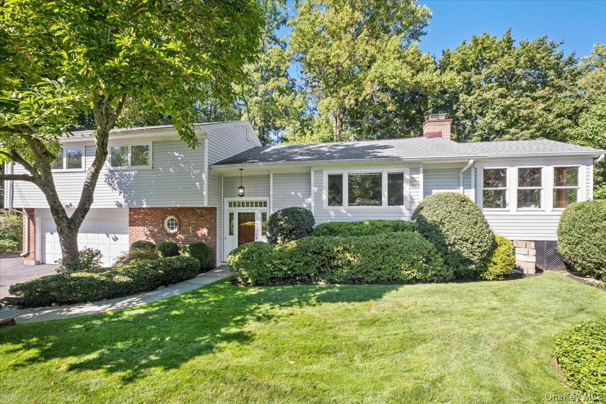 Property Photo:  268 Broadfield Road  NY 10804 