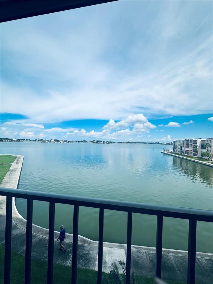 Property Photo: 7700 Sun Island Drive S 304 FL 33707