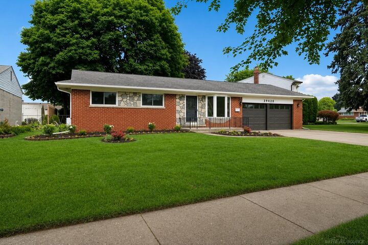 Property Photo:  39420 Millington Drive  MI 48313-4940 