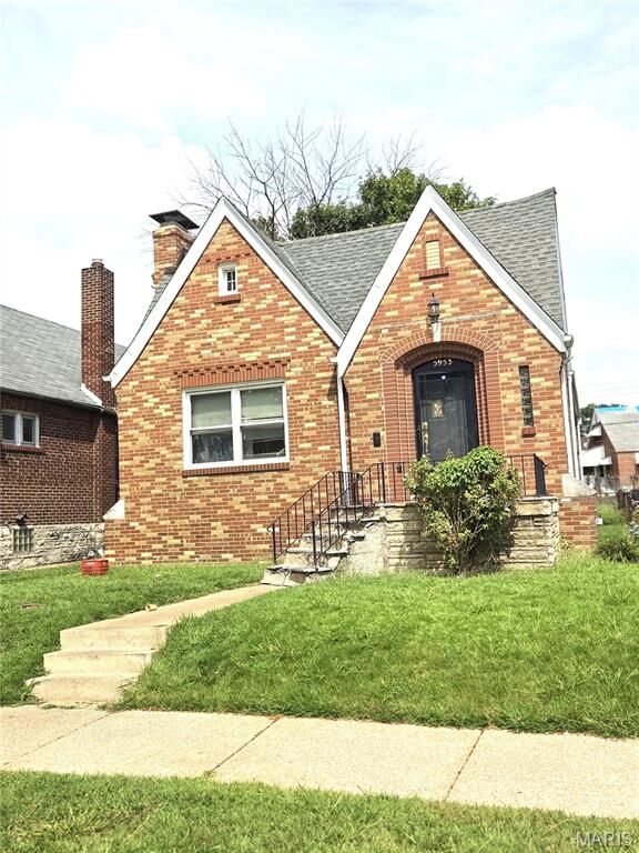 Property Photo: 5953 N Pointe Boulevard MO 63147